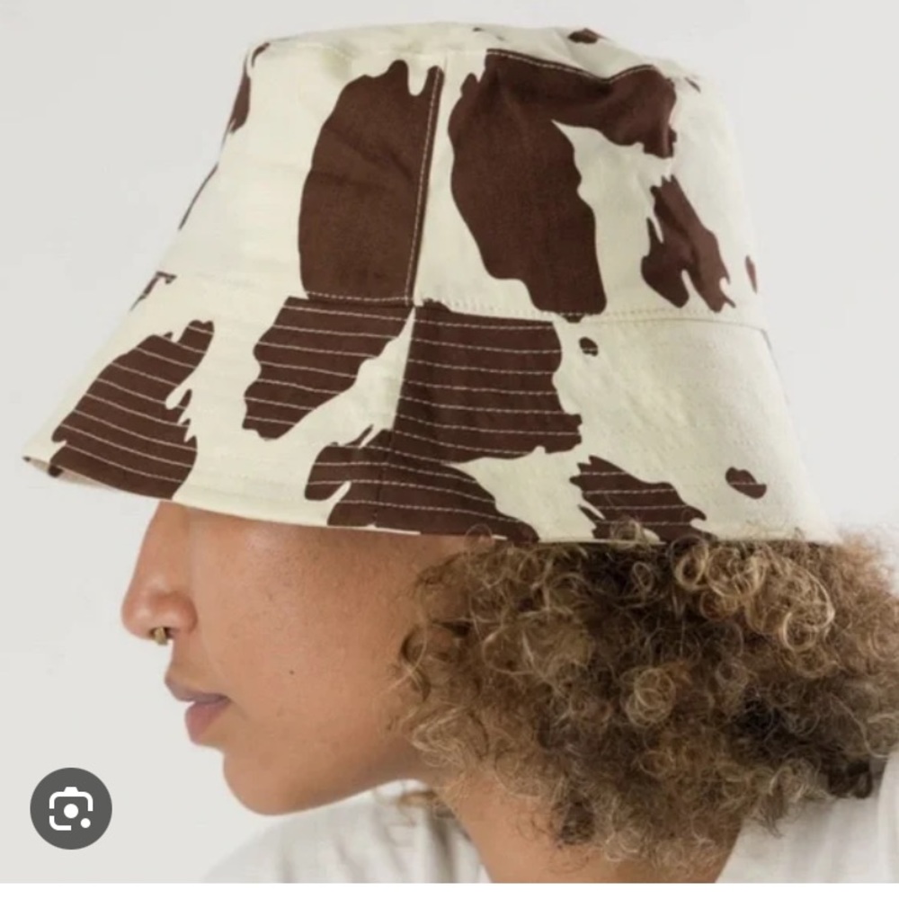 BAGGU Cow Print Bucket hat